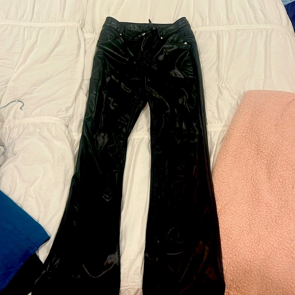 BLACK LEATHER PANTS